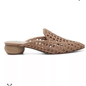 INC INTERNATIONAL CONCEPTS
Jalissa Mules